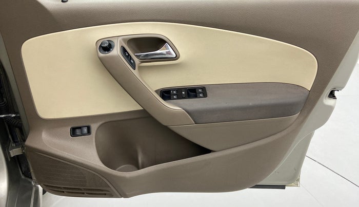 2015 Skoda Rapid 1.5 TDI MT ELEGANCE BLACK PACKAGE, Diesel, Manual, 64,793 km, Driver Side Door Panels Control