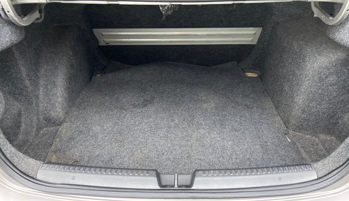 2015 Skoda Rapid 1.5 TDI MT ELEGANCE BLACK PACKAGE, Diesel, Manual, 64,793 km, Boot Inside