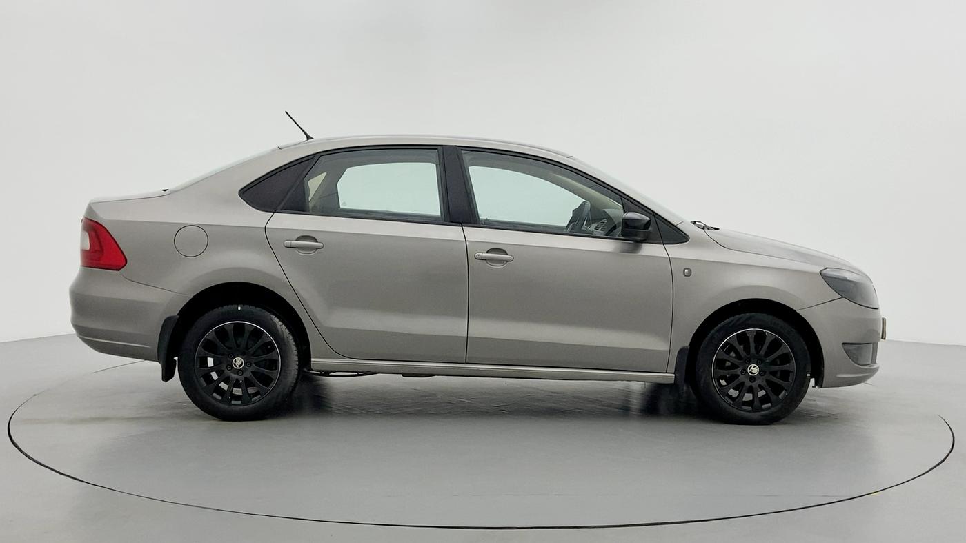 2015 Skoda Rapid 1.5 TDI MT ELEGANCE BLACK PACKAGE, Diesel, Manual, 64,793 km, Right Side View