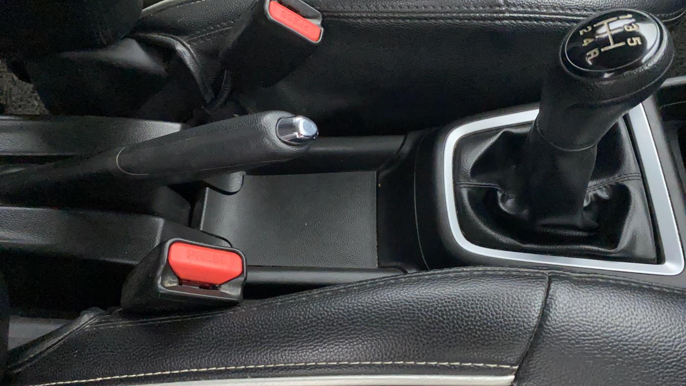 2019 Maruti Swift VXI D, Petrol, Manual, 56,150 km, Gear Lever