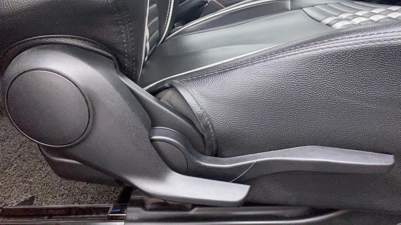 2019 Maruti Swift VXI D, Petrol, Manual, 56,150 km, Driver Side Adjustment Panel