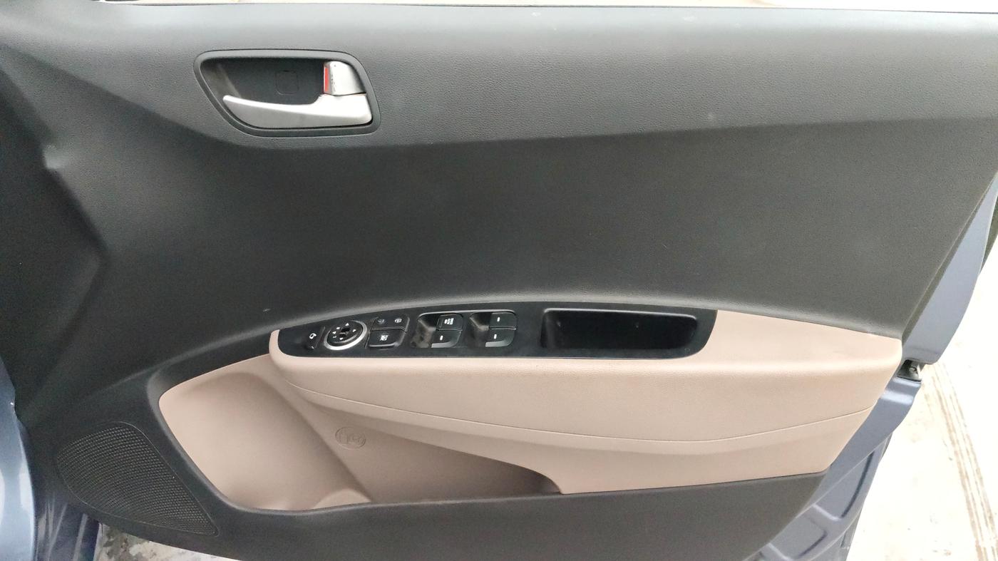 2015 Hyundai Grand i10 ASTA AT 1.2 KAPPA VTVT, Petrol, Automatic, 48,855 km, Driver Side Door Panels Control