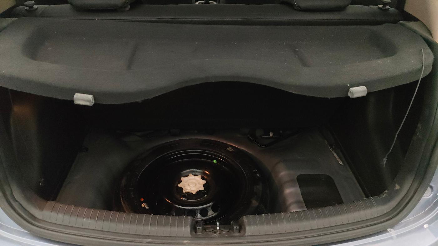 2015 Hyundai Grand i10 ASTA AT 1.2 KAPPA VTVT, Petrol, Automatic, 48,855 km, Boot Inside