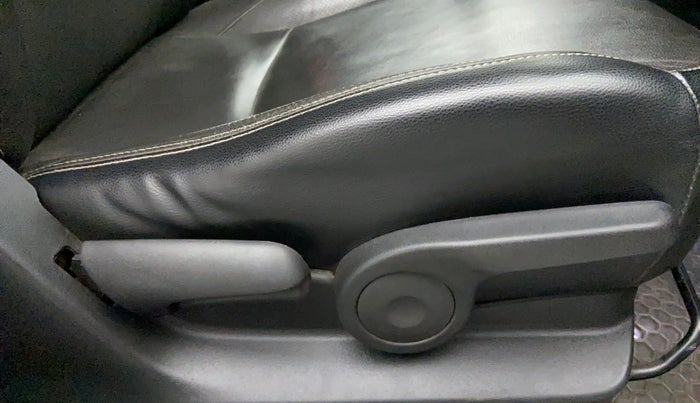 2017 Maruti S Cross ALPHA 1.3, Diesel, Manual, 58,771 km, Driver Side Adjustment Panel