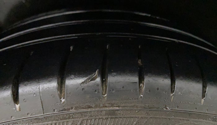 2017 Maruti S Cross ALPHA 1.3, Diesel, Manual, 58,771 km, Left Front Tyre Tread