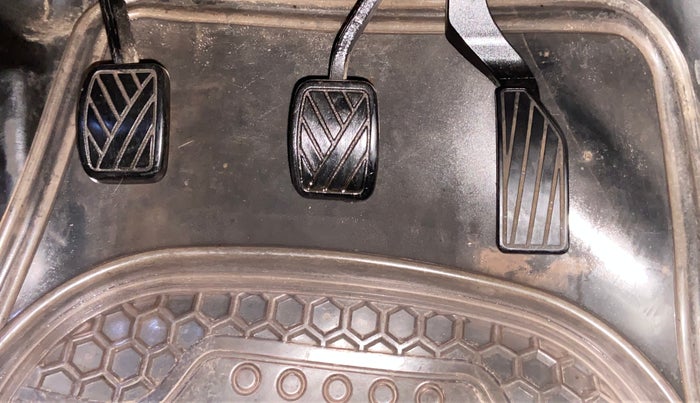 2017 Maruti S Cross ALPHA 1.3, Diesel, Manual, 58,771 km, Pedals