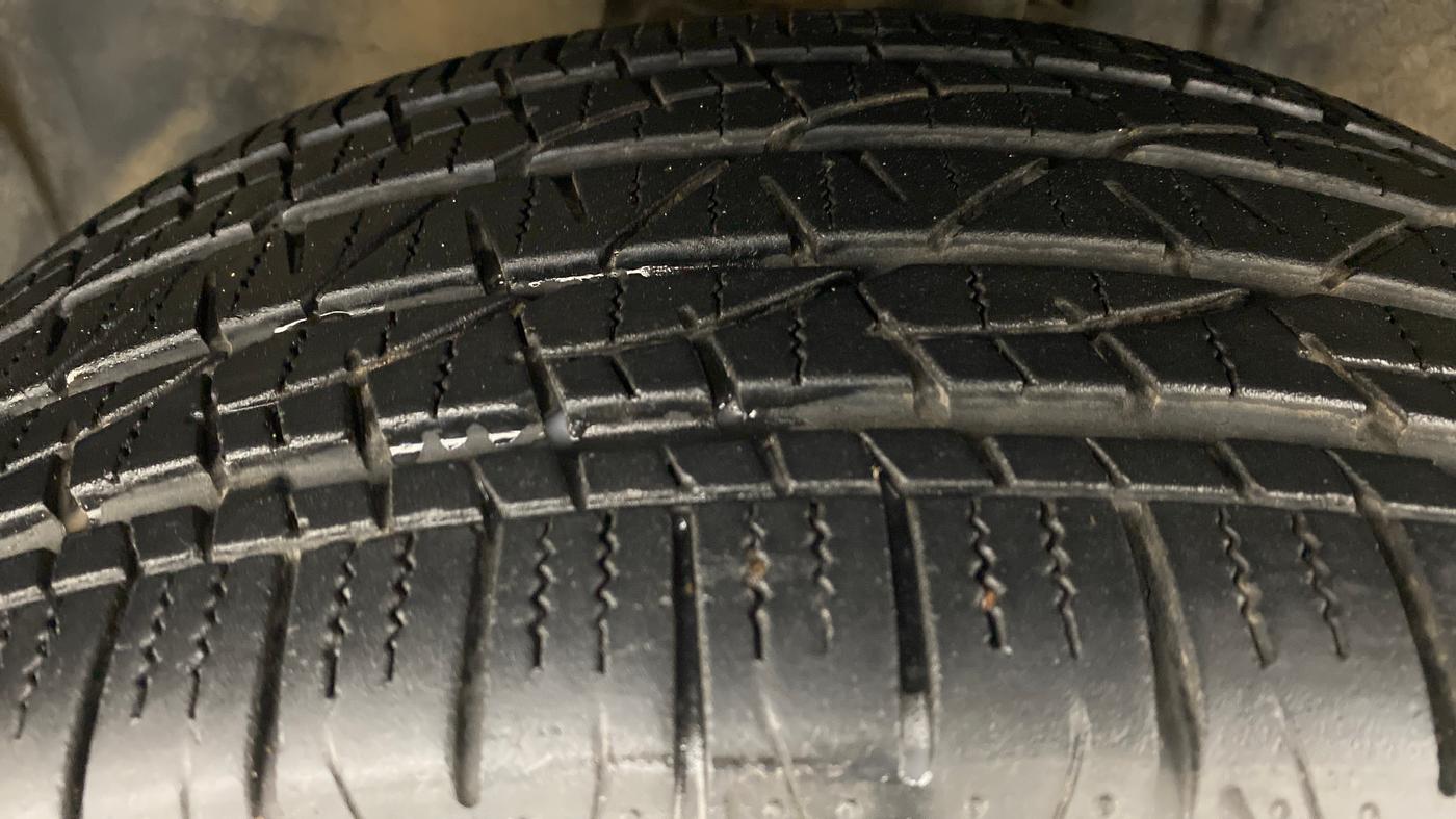 2017 Jeep Compass LIMITED 1.4 AT, Petrol, Automatic, 14,094 km, Left Front Tyre Tread