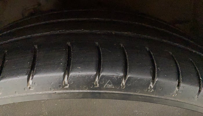 2018 Maruti Celerio VXI CNG, CNG, Manual, 49,294 km, Left Front Tyre Tread