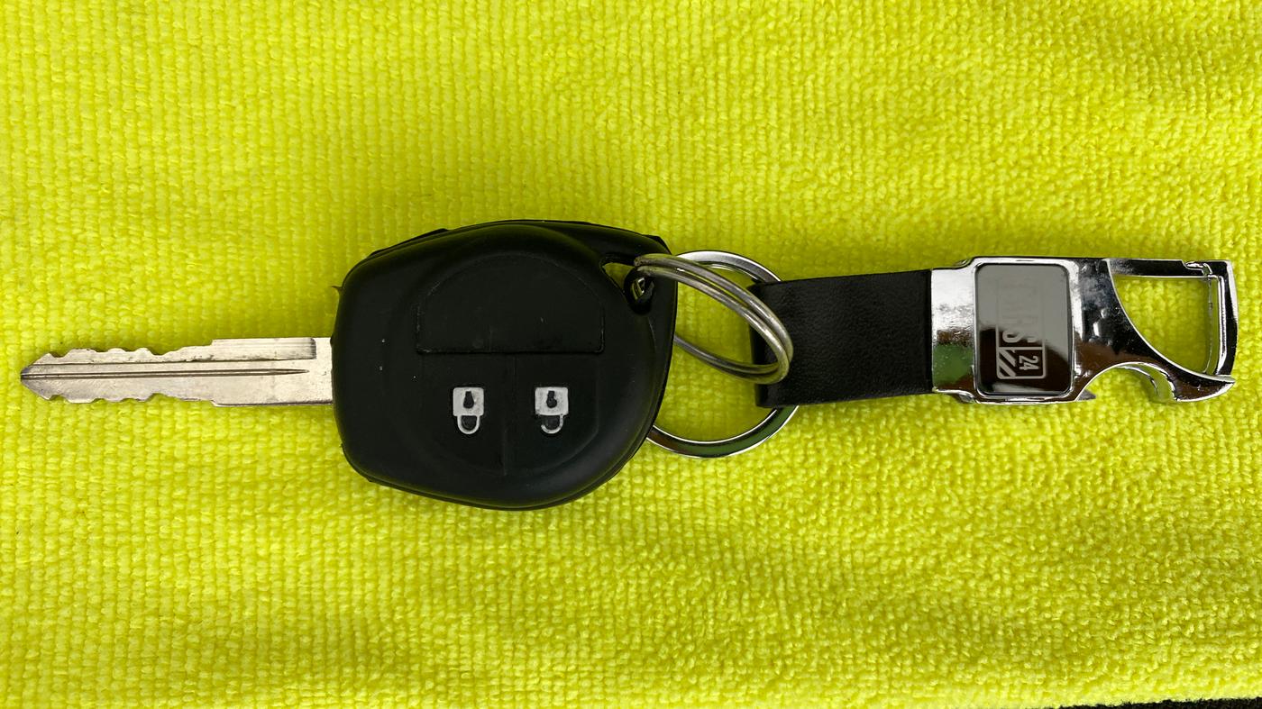 2020 Maruti Swift VXI D, Petrol, Manual, 44,174 km, Key Close Up