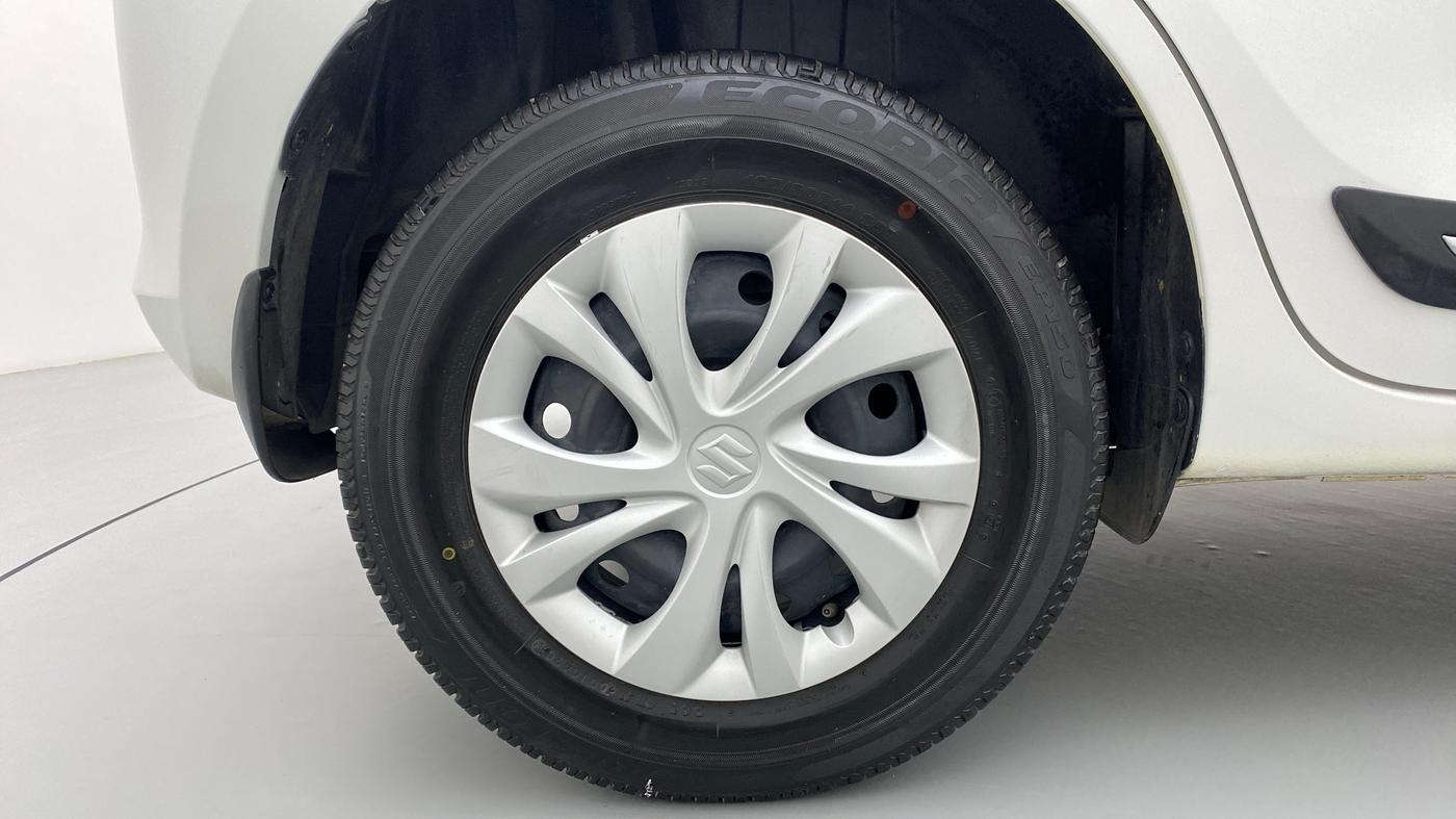 2020 Maruti Swift VXI D, Petrol, Manual, 44,174 km, Right Rear Wheel