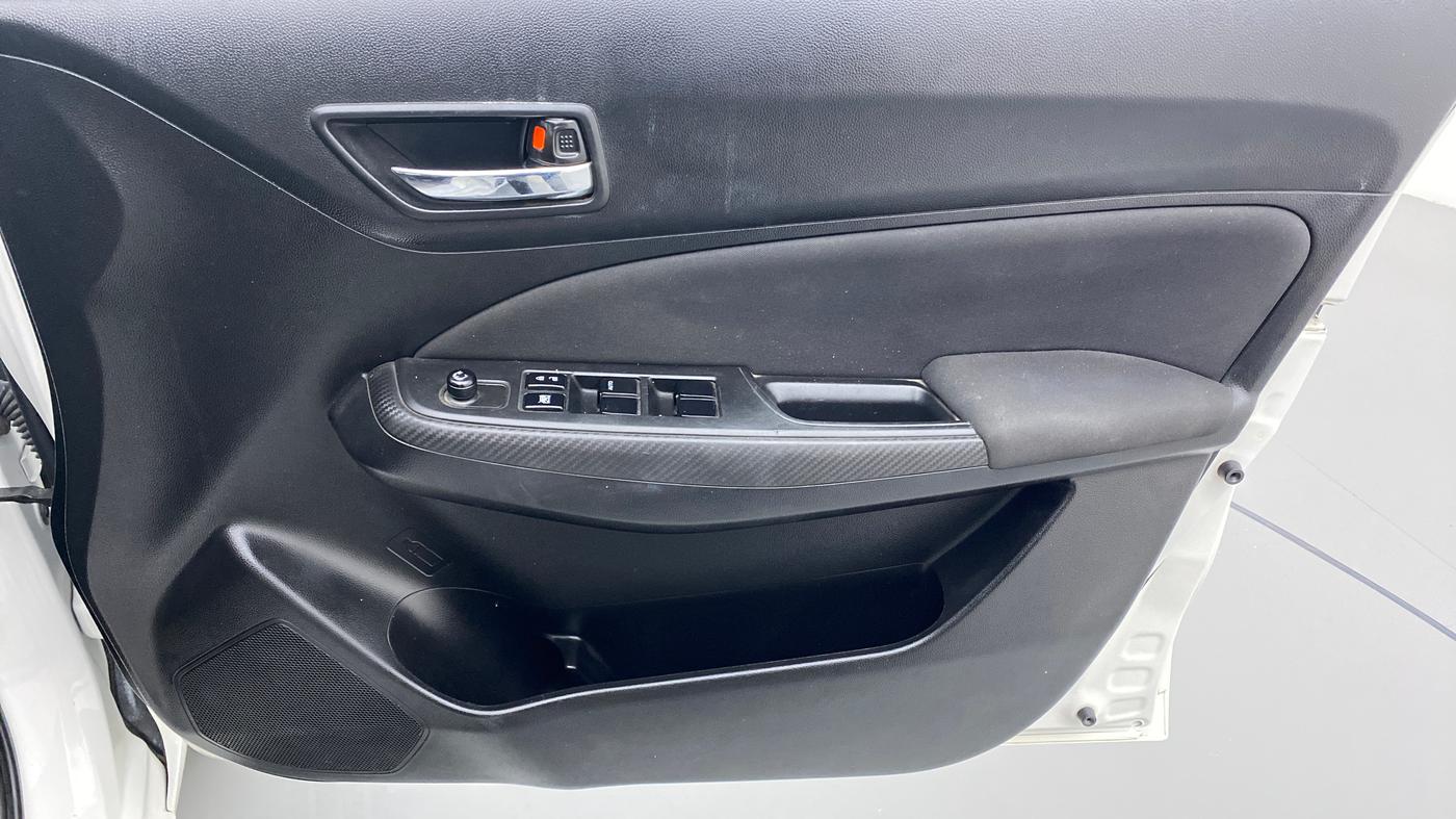 2020 Maruti Swift VXI D, Petrol, Manual, 44,174 km, Driver Side Door Panels Control