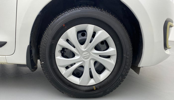 2020 Maruti Swift VXI D, Petrol, Manual, 44,174 km, Right Front Wheel