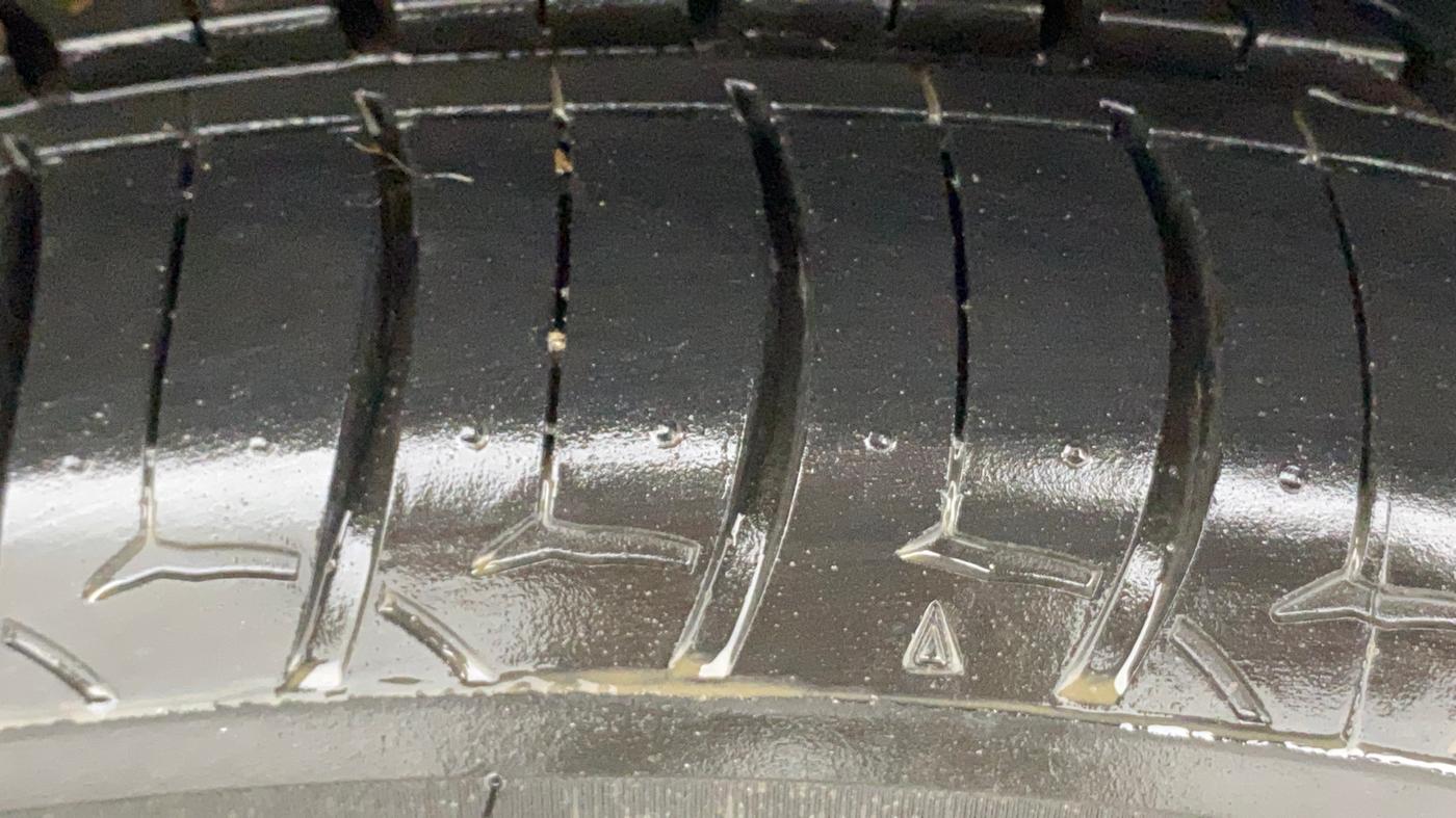 2015 Maruti Ciaz ZXI+, Petrol, Manual, 76,848 km, Left Rear Tyre Tread