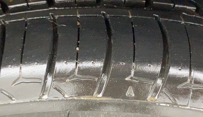 2015 Maruti Ciaz ZXI+, Petrol, Manual, 76,770 km, Left Rear Tyre Tread