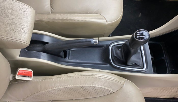 2015 Maruti Ciaz ZXI+, Petrol, Manual, 76,770 km, Gear Lever