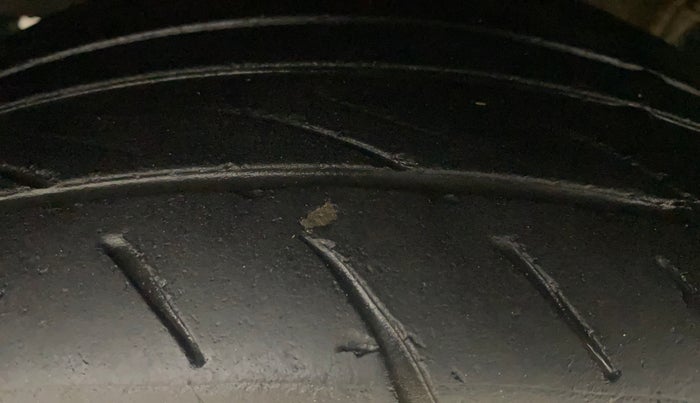 2019 Maruti Swift VXI AMT, Petrol, Automatic, 65,898 km, Left Front Tyre Tread