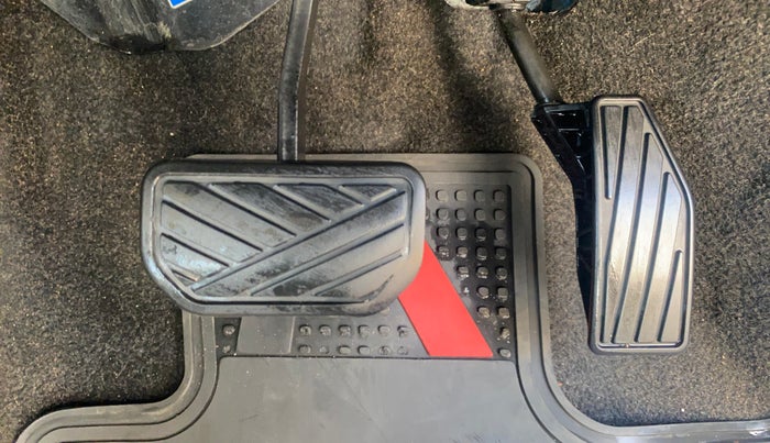 2019 Maruti Swift VXI AMT, Petrol, Automatic, 65,898 km, Pedals