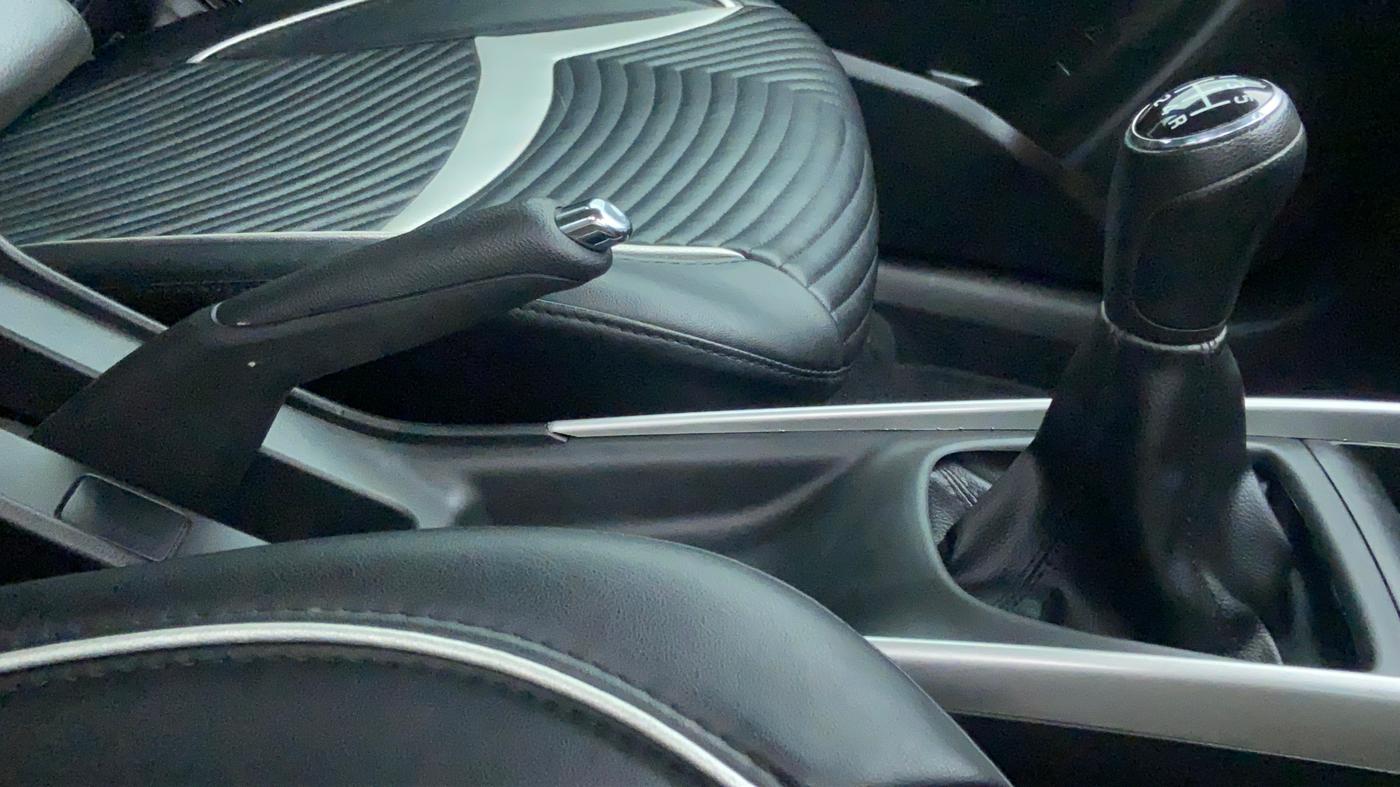 2016 Maruti Baleno ZETA 1.2 K12, Petrol, Manual, 40,204 km, Gear Lever