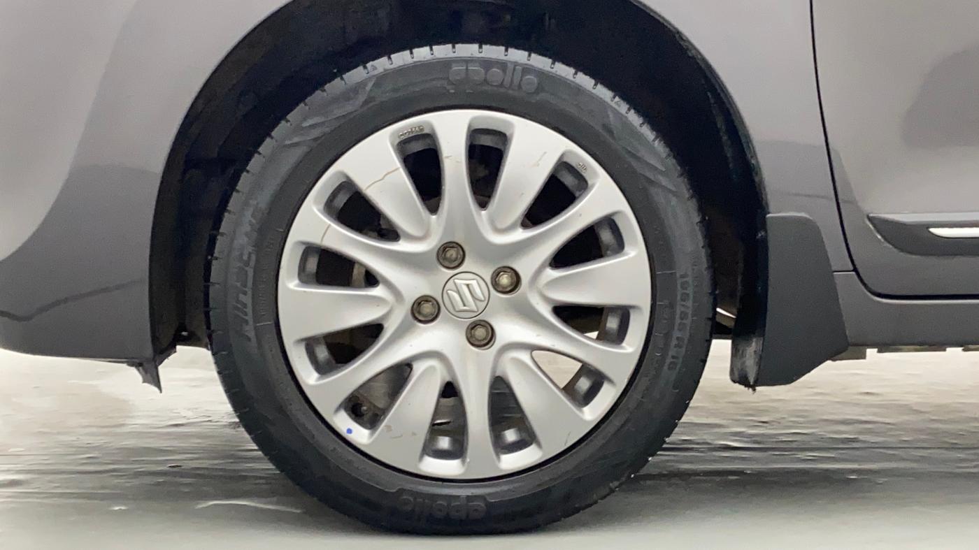 2016 Maruti Baleno ZETA 1.2 K12, Petrol, Manual, 40,204 km, Left Front Wheel