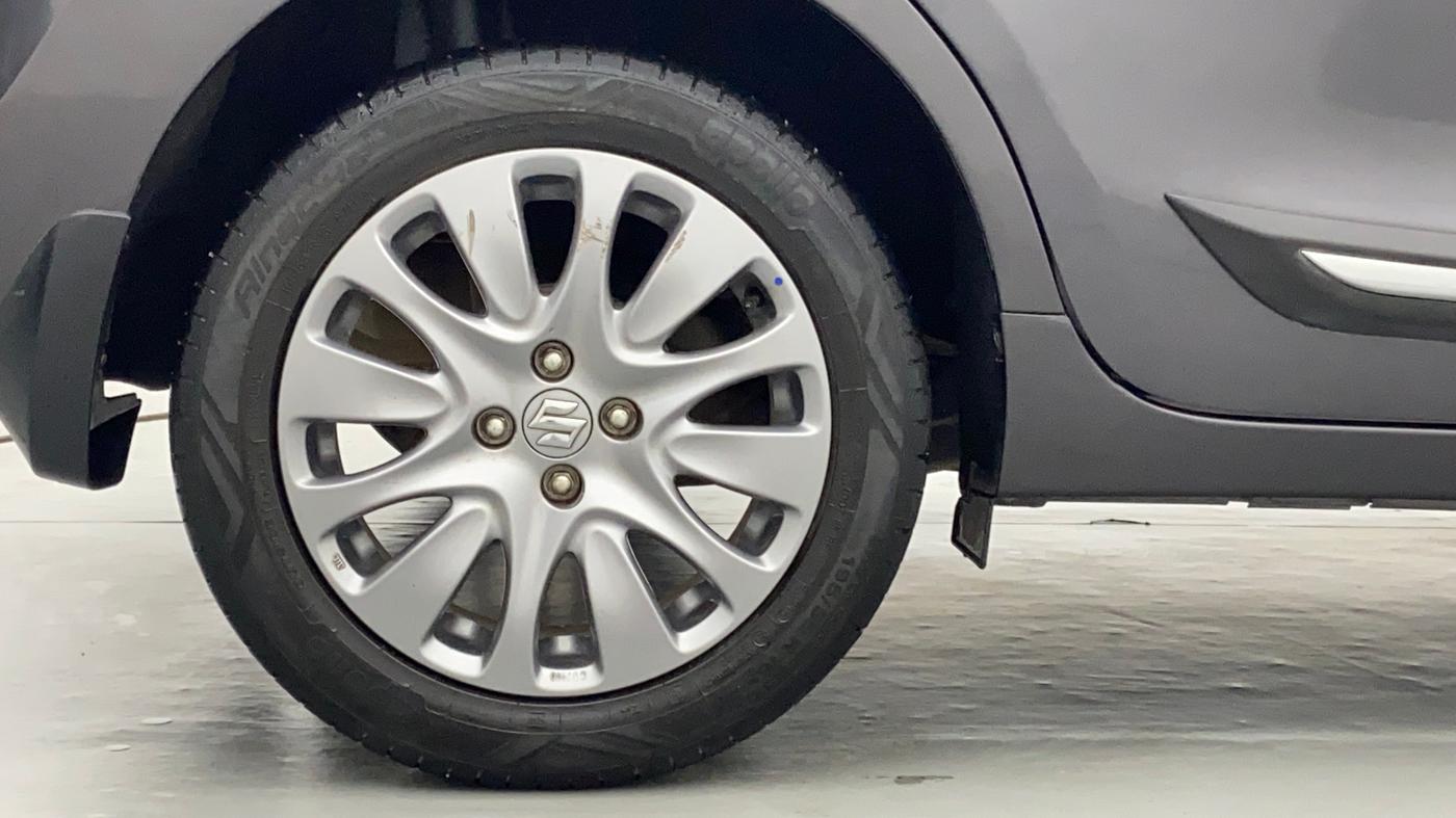 2016 Maruti Baleno ZETA 1.2 K12, Petrol, Manual, 40,204 km, Right Rear Wheel