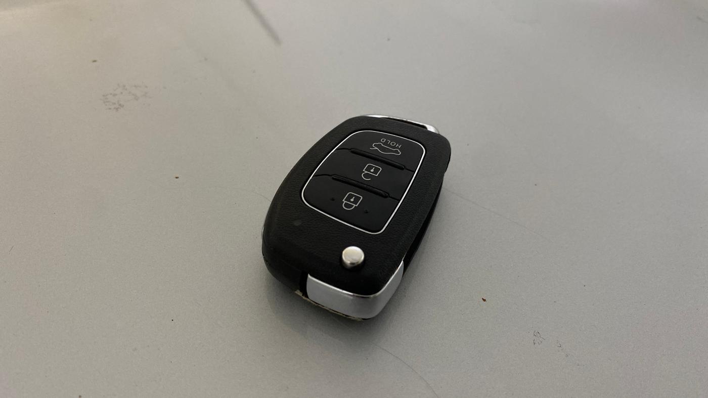 2016 Hyundai Xcent S 1.2, Petrol, Manual, 32,616 km, Key Close Up