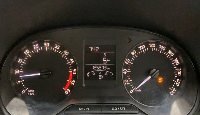 2016 Skoda Rapid AMBITION 1.5 TDI, Diesel, Manual, 1,35,459 km, Odometer Image