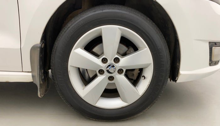 2016 Skoda Rapid AMBITION 1.5 TDI, Diesel, Manual, 1,35,459 km, Right Front Wheel
