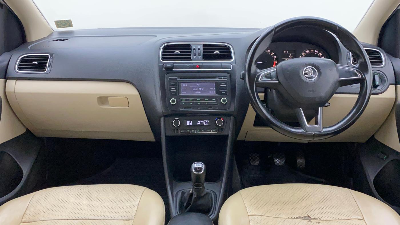 2016 Skoda Rapid AMBITION 1.5 TDI, Diesel, Manual, 1,35,459 km, Dashboard