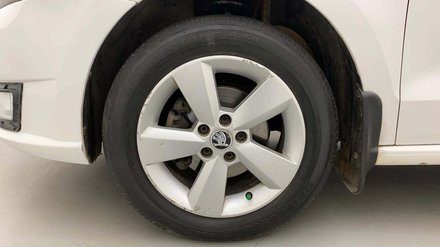 2016 Skoda Rapid AMBITION 1.5 TDI, Diesel, Manual, 1,35,459 km, Left Front Wheel