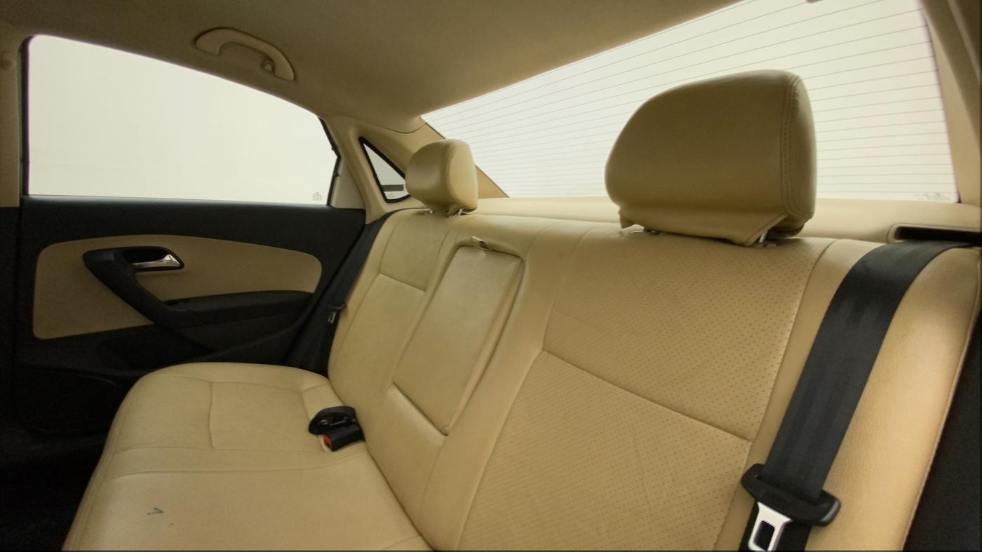 2016 Skoda Rapid AMBITION 1.5 TDI, Diesel, Manual, 1,35,459 km, Right Side Rear Door Cabin