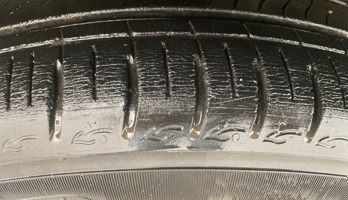 2022 Hyundai GRAND I10 NIOS ASTA 1.2 KAPPA VTVT, Petrol, Manual, 17,175 km, Left Front Tyre Tread