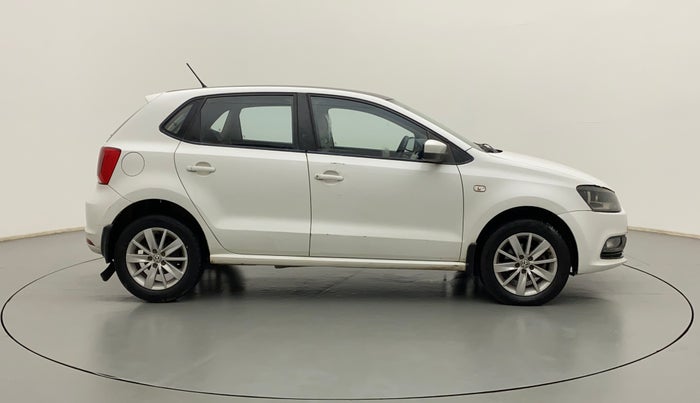 2015 Volkswagen Polo HIGHLINE1.2L, Petrol, Manual, 1,10,375 km, Right Side View