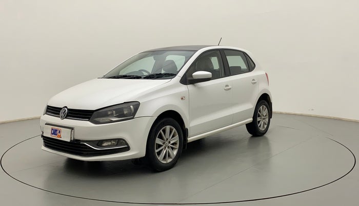 2015 Volkswagen Polo HIGHLINE1.2L, Petrol, Manual, 1,10,375 km, Left Front Diagonal