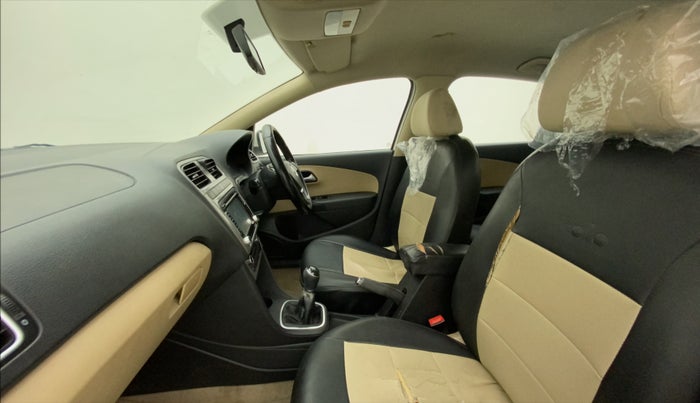 2015 Volkswagen Polo HIGHLINE1.2L, Petrol, Manual, 1,10,375 km, Right Side Front Door Cabin