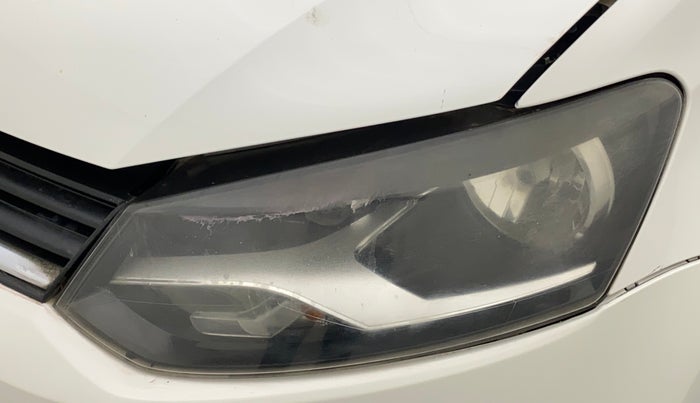 2015 Volkswagen Polo HIGHLINE1.2L, Petrol, Manual, 1,10,375 km, Left headlight - Minor scratches