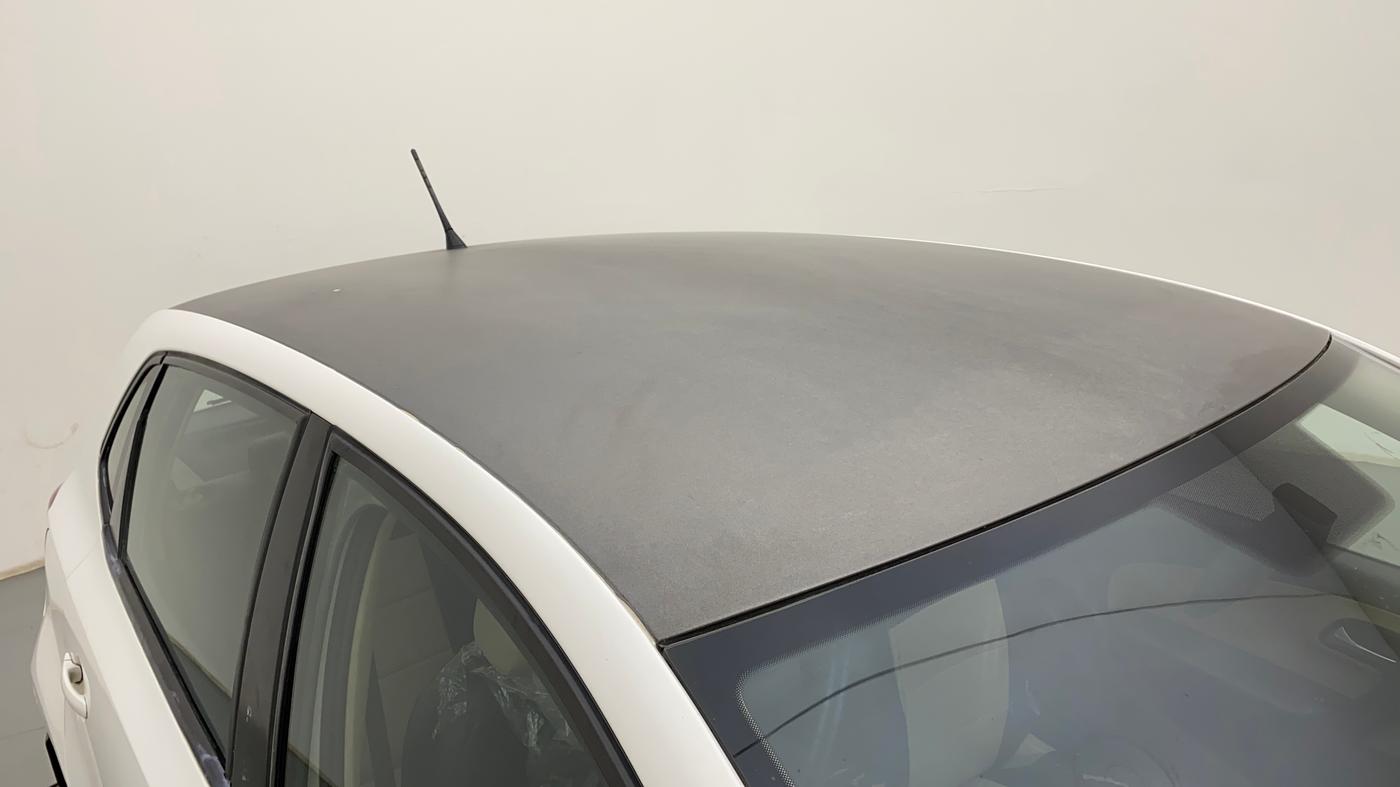 2015 Volkswagen Polo HIGHLINE1.2L, Petrol, Manual, 1,10,375 km, Roof