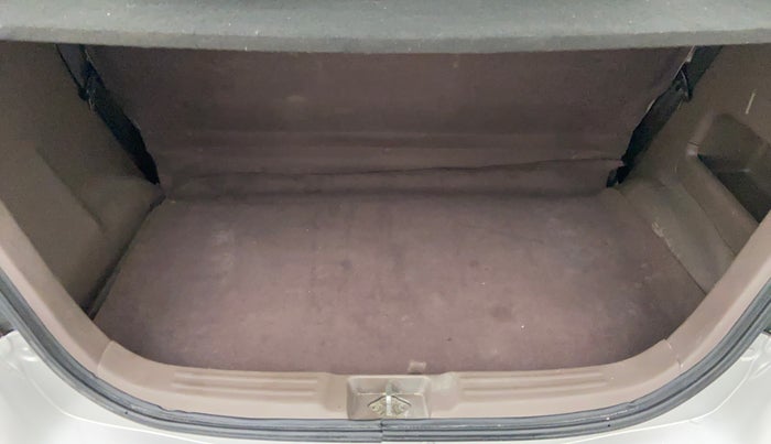 2009 Maruti Zen Estilo VXI, Petrol, Manual, 39,431 km, Boot Inside