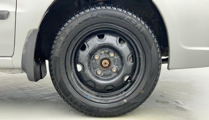 2009 Maruti Zen Estilo VXI, Petrol, Manual, 39,431 km, Right Front Wheel