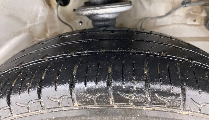 2019 Maruti S PRESSO VXI (O), Petrol, Manual, 76,529 km, Right Front Tyre Tread