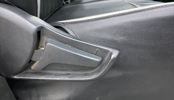 2019 Maruti S PRESSO VXI (O), Petrol, Manual, 76,529 km, Driver Side Adjustment Panel