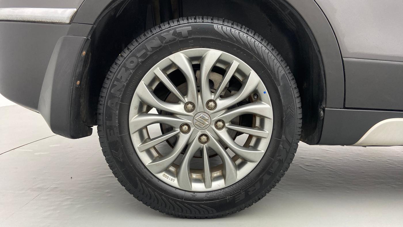 2017 Maruti S Cross ALPHA 1.6, Diesel, Manual, 43,502 km, Right Rear Wheel