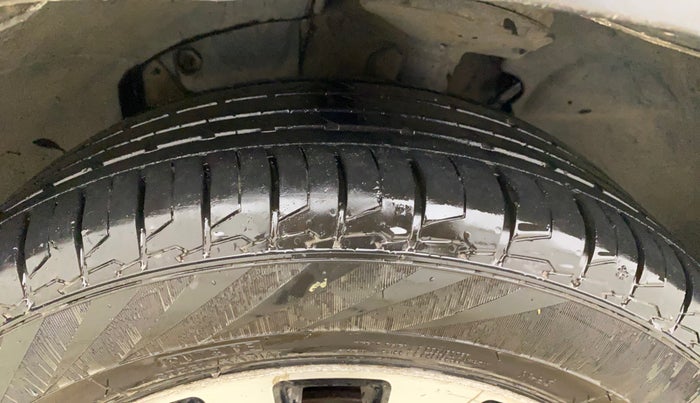 2020 Nissan Kicks XV TURBO 1.3 CVT, Petrol, Automatic, 81,466 km, Left Front Tyre Tread