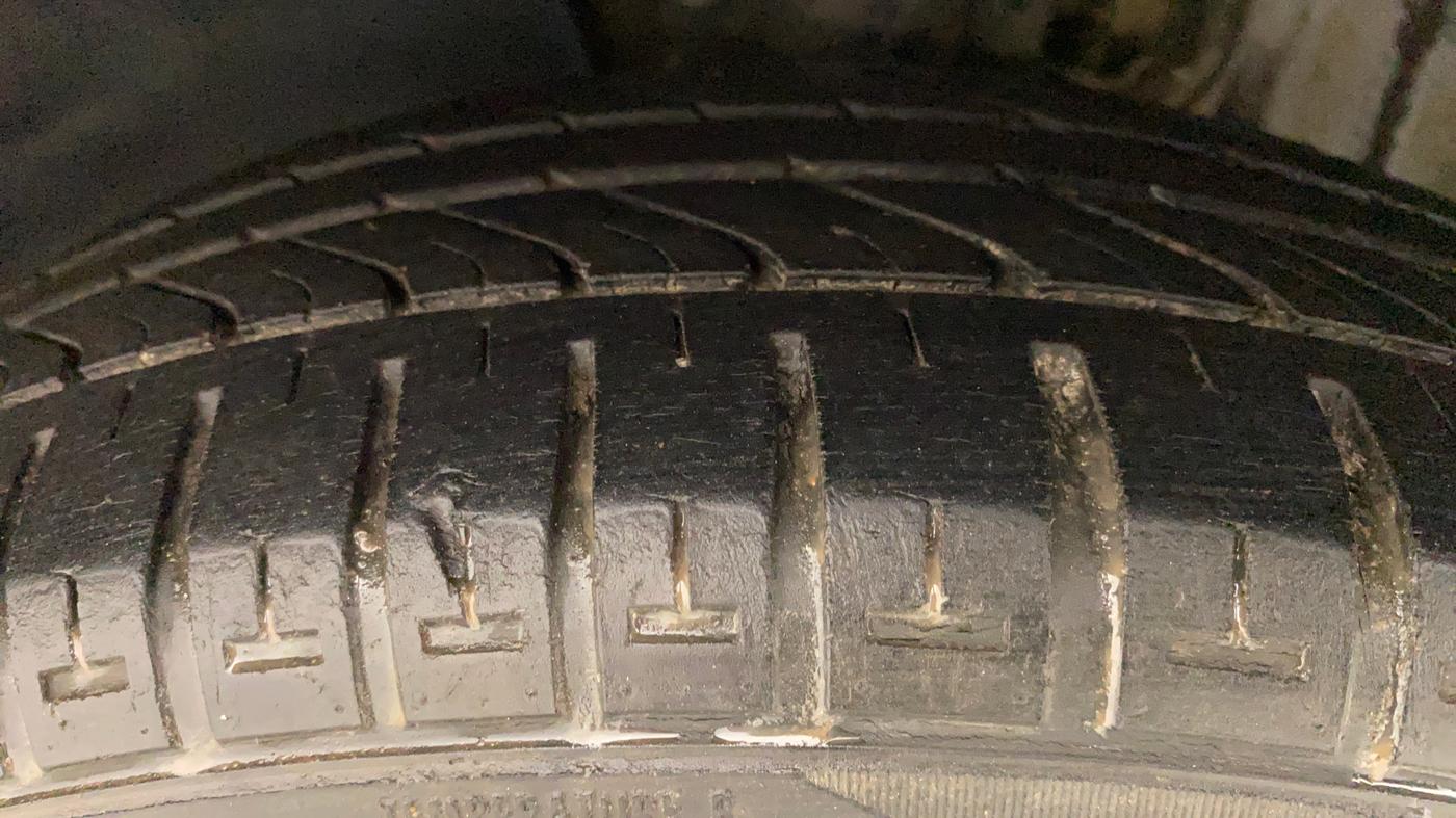 2010 Volkswagen Polo COMFORTLINE 1.2L PETROL, Petrol, Manual, 53,553 km, Left Front Tyre Tread