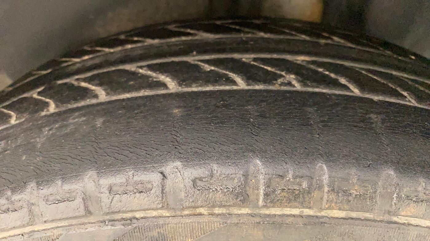2010 Volkswagen Polo COMFORTLINE 1.2L PETROL, Petrol, Manual, 53,553 km, Left Rear Tyre Tread