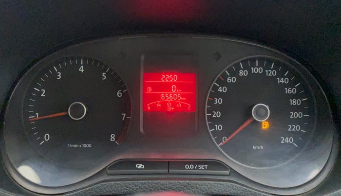 2014 Volkswagen Polo COMFORTLINE 1.2L, CNG, Manual, 65,605 km, Odometer Image