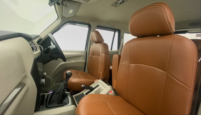 2022 Mahindra Scorpio S11 2WD, Diesel, Manual, 5,705 km, Right Side Front Door Cabin