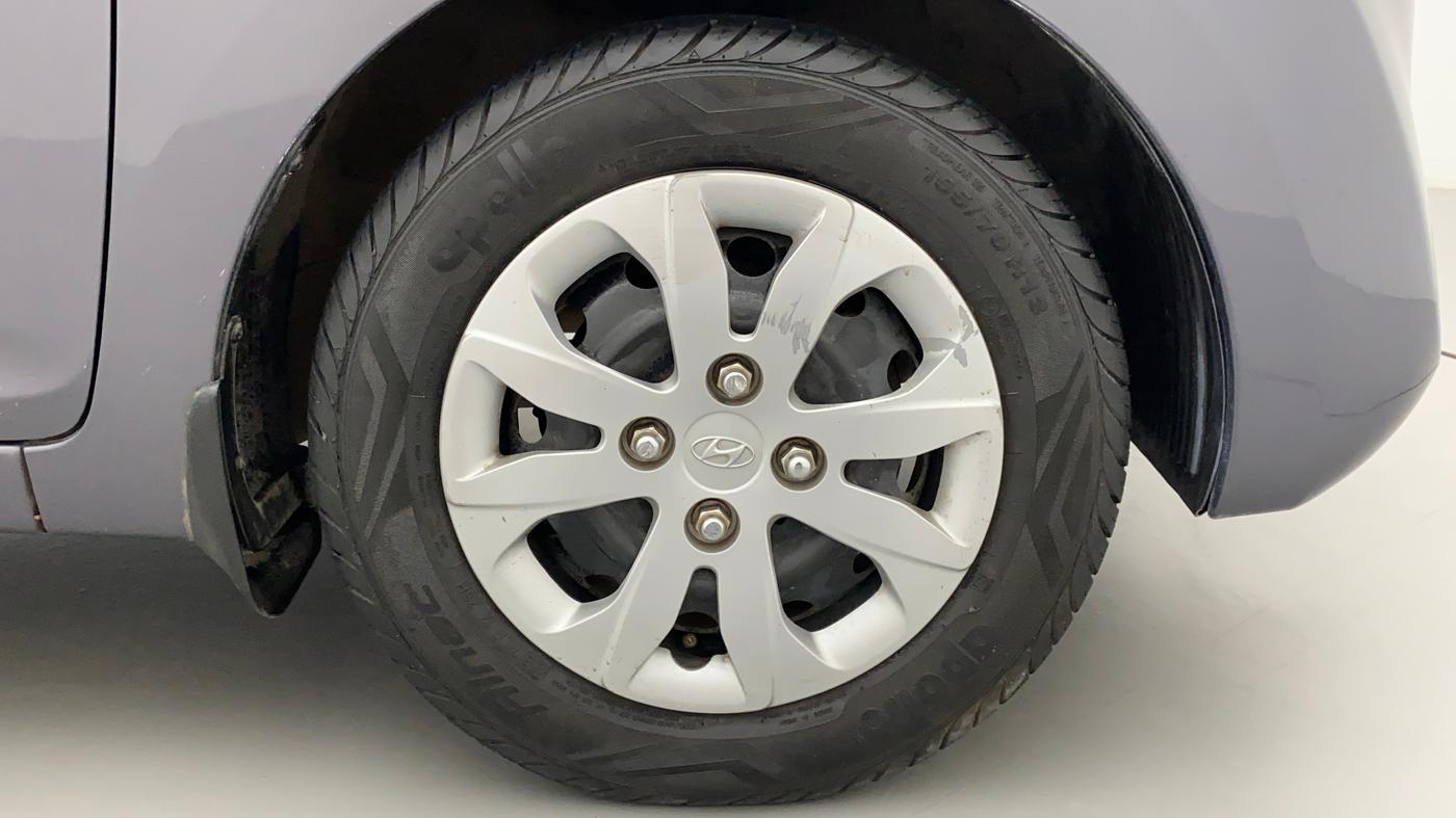 2016 Hyundai Eon SPORTZ, Petrol, Manual, 21,953 km, Right Front Wheel