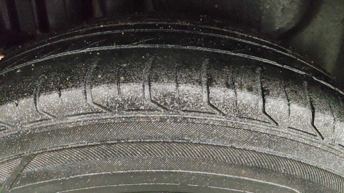 2014 Maruti Swift Dzire VDI, Diesel, Manual, 1,14,043 km, Right Rear Tyre Tread