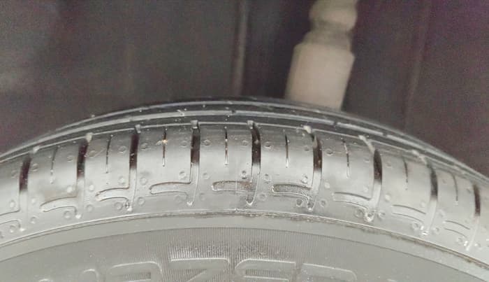 2020 Renault Kwid RXL, Petrol, Manual, 98,704 km, Left Rear Tyre Tread
