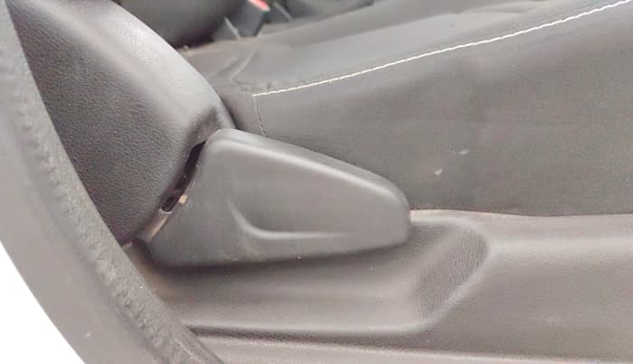 2020 Renault Kwid RXL, Petrol, Manual, 98,704 km, Driver Side Adjustment Panel